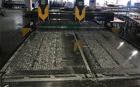 車(chē)廂板雕刻機故障排除的小技巧