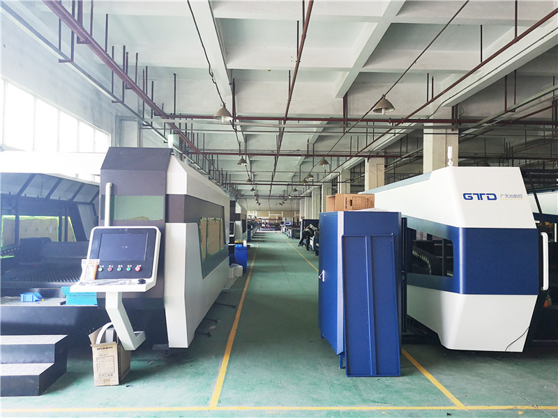 光纖部車(chē)間一角