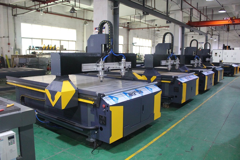 鋁板雕刻機同樣的配置價(jià)格差距那么大？